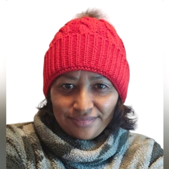 Hand Crafted upcycled handmade knitted winter hat red faux fur pom pom beanie - Picture 1 of 10